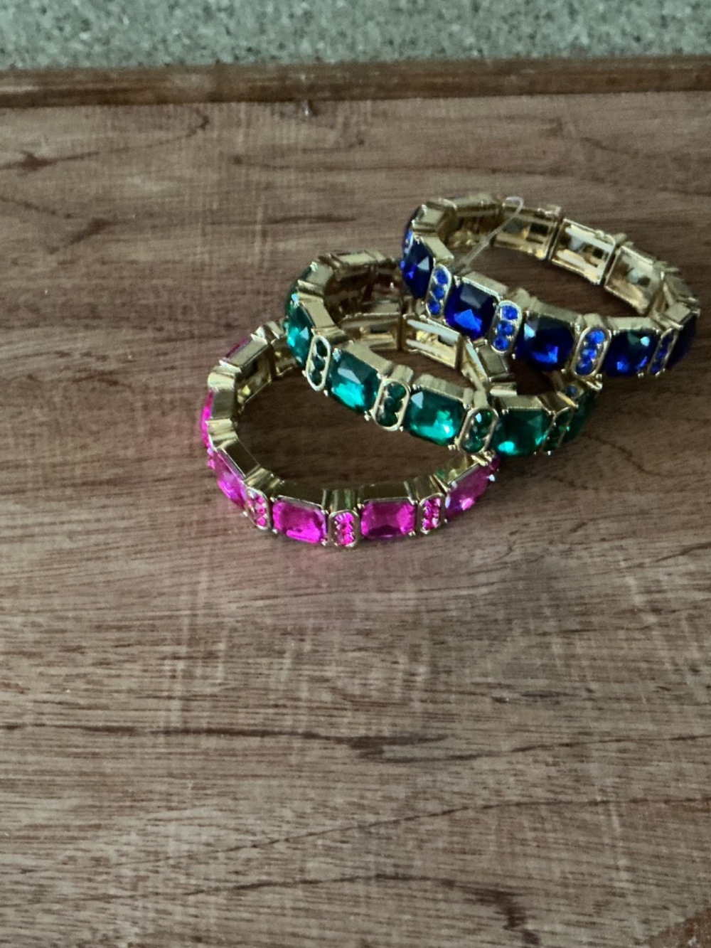 Set of 3 emerald cut stretch bracelets features beautiful gemstones - Picture 2 of 3